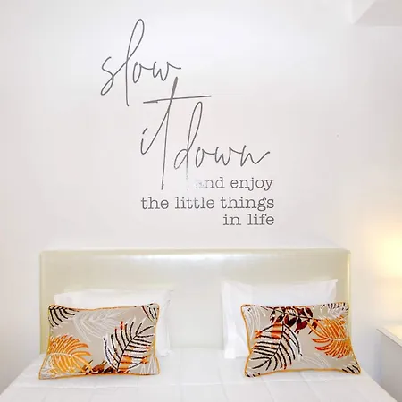 Stone's Throw - Front Line In Apartman Nazaré