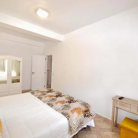 Apartman Stone's Throw - Front Line In *