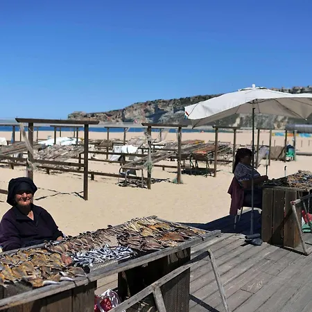 Stone's Throw - Front Line In * Nazaré